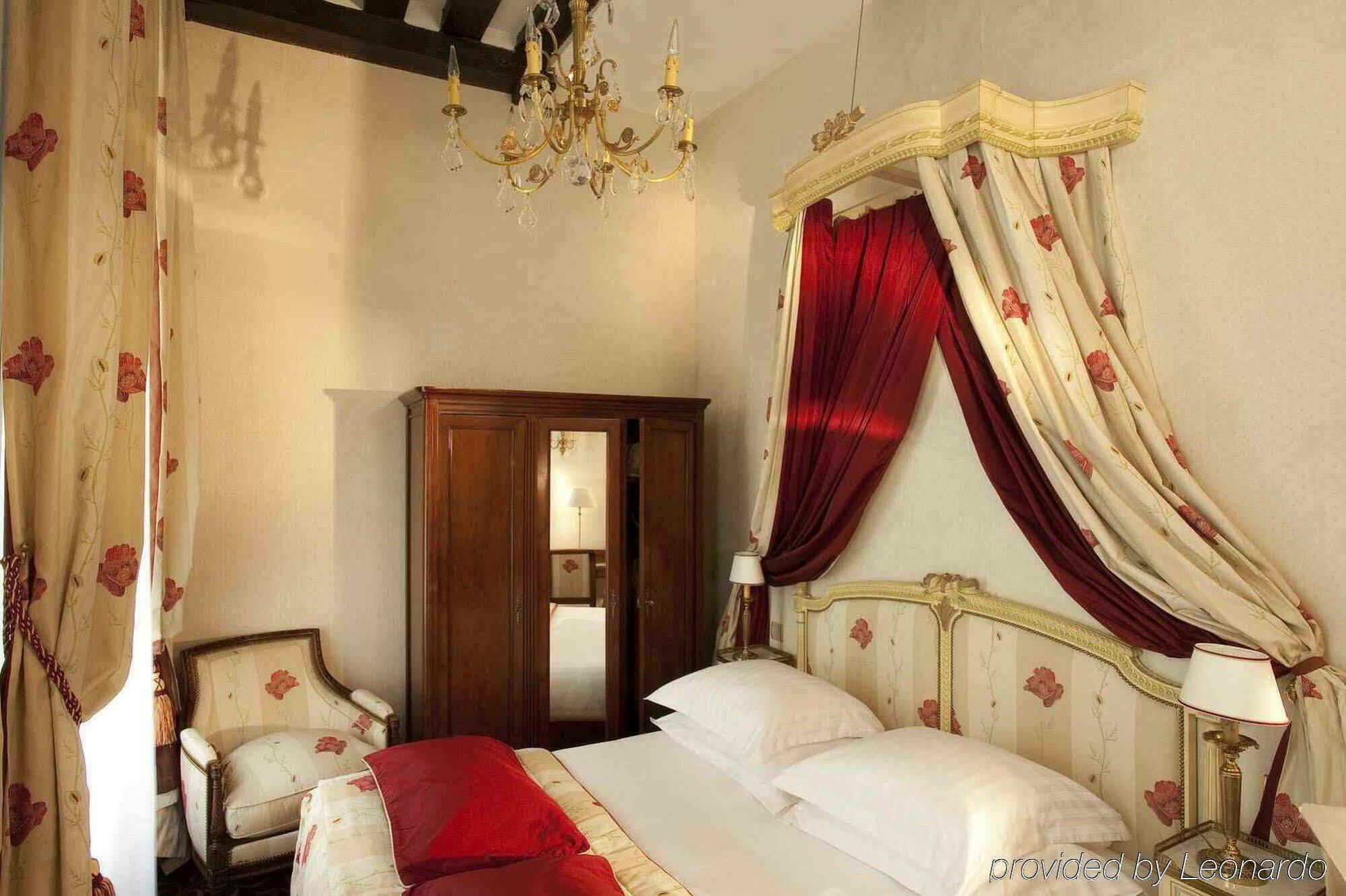 Hotel Dauphine Saint Germain Paříž Pokoj fotografie